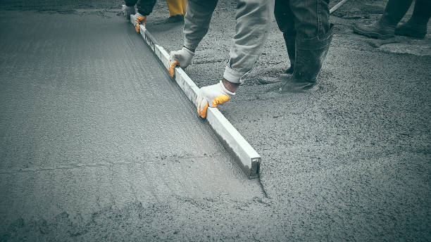 Best Concrete Pool Decks in Lemoore Station, CA